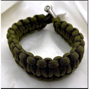 ARMY GREEN PARACORD & METAL LOCK BRACELET